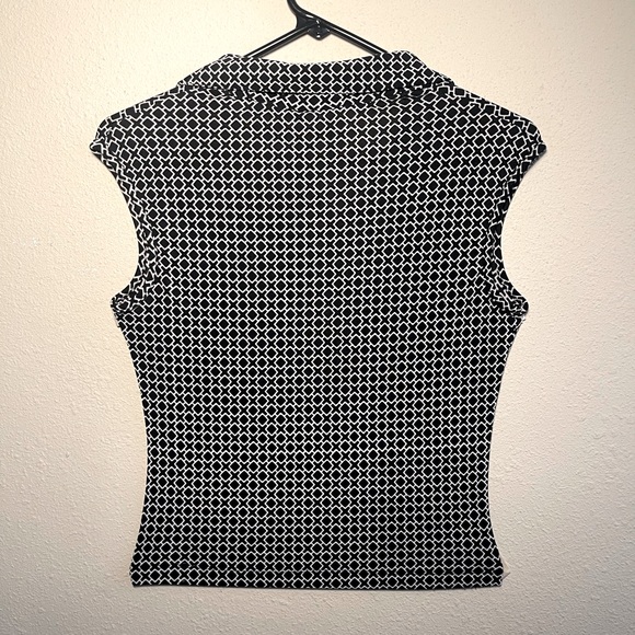 Vintage Black & White Geometric Pattern V-Neck Blouse - Picture 4 of 4